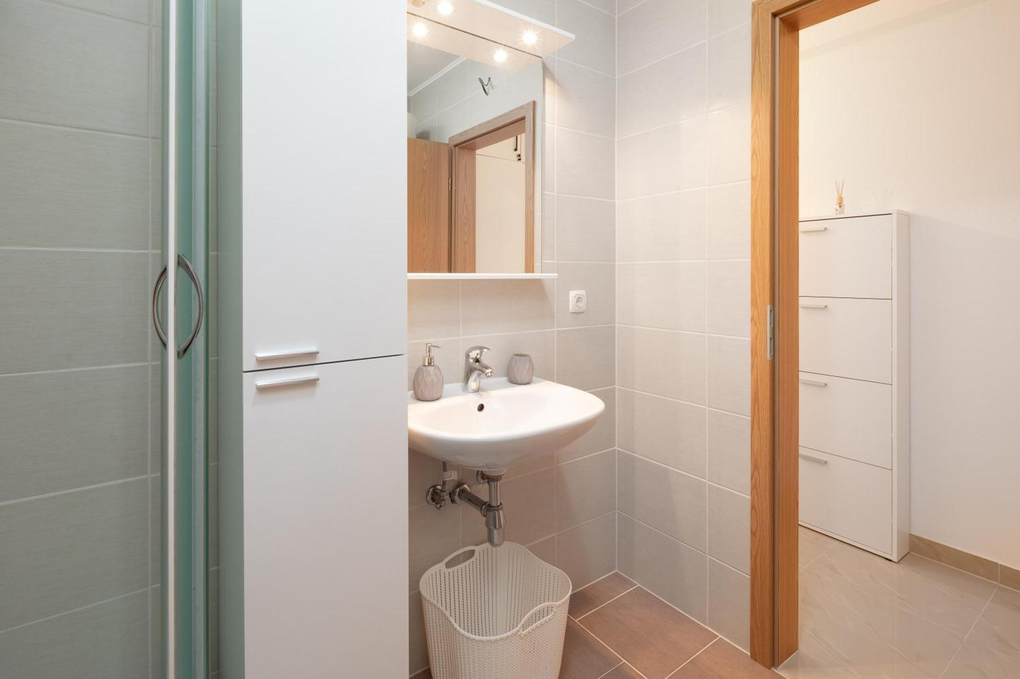 Noa With Sea View And Private Parking * Makarska