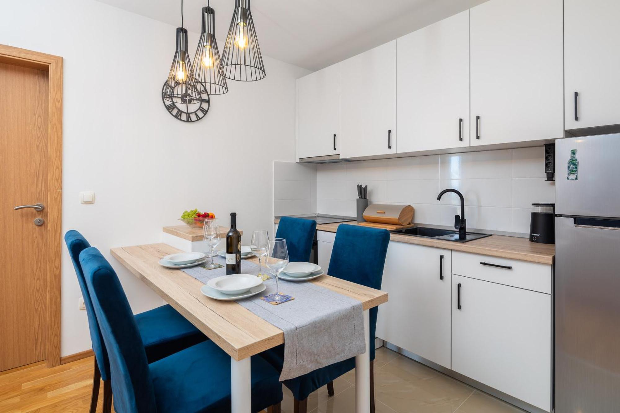 Apartment Noa With Sea View And Private Parking *